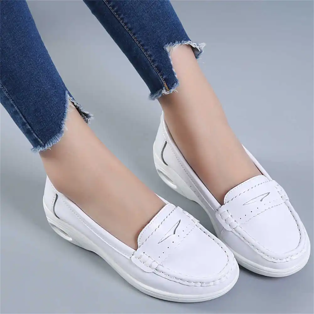 Thick Sole Slipon White Traine – Streetwear Brand Canada Bewertung und Preis